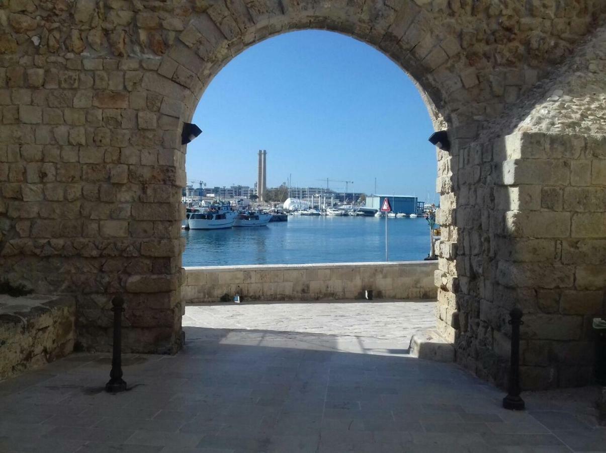 Casa Vacanze Antiche Mura E Poi Monopoli Exterior photo