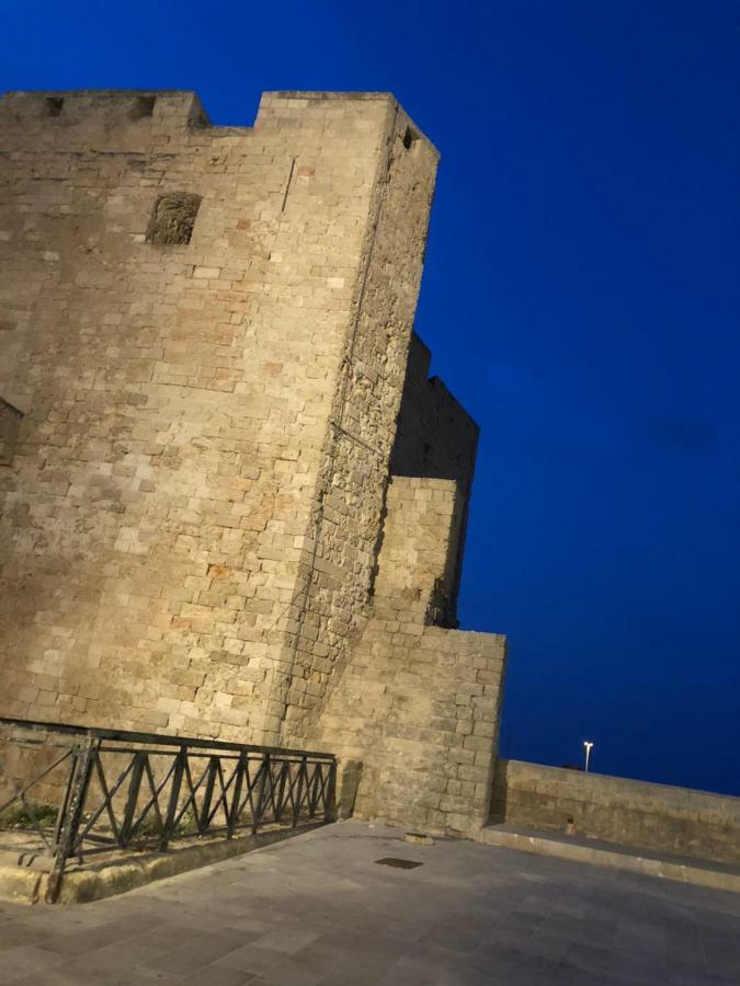Casa Vacanze Antiche Mura E Poi Monopoli Exterior photo